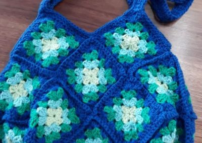Granny Square Shaped Bag – Pattern by Yarning Place